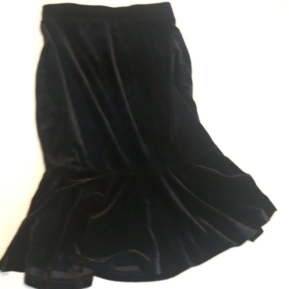 Black velvet pokadot skirt - Picture 1 of 5
